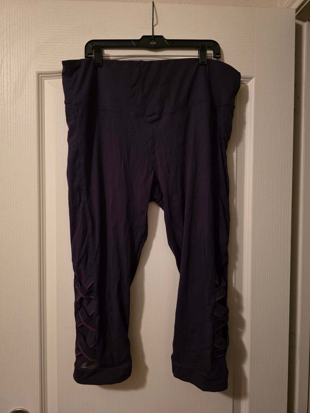 Tema Athletics Leggings Size 3X Purple Criss Cross Crop Active Pants